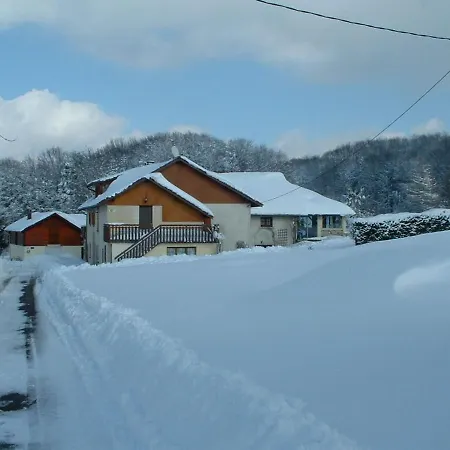 Confortable En Montagne Avec Terrasse, Ideal Pour Rando Et Cure, Proche De Plombieres-les-bains - Fr-1-589-172 Apartment Le Val-d'Ajol