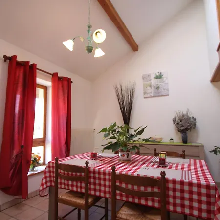 Confortable En Montagne Avec Terrasse, Ideal Pour Rando Et Cure, Proche De Plombieres-les-bains - Fr-1-589-172 Apartment Le Val-d'Ajol
