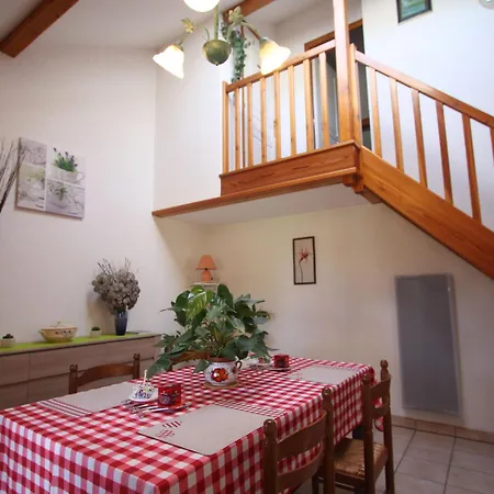 Confortable En Montagne Avec Terrasse, Ideal Pour Rando Et Cure, Proche De Plombieres-les-bains - Fr-1-589-172 아파트 *